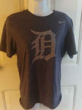 Nike Men’s Detroit Tigers Heather Charcoal Short Sleeve Tee